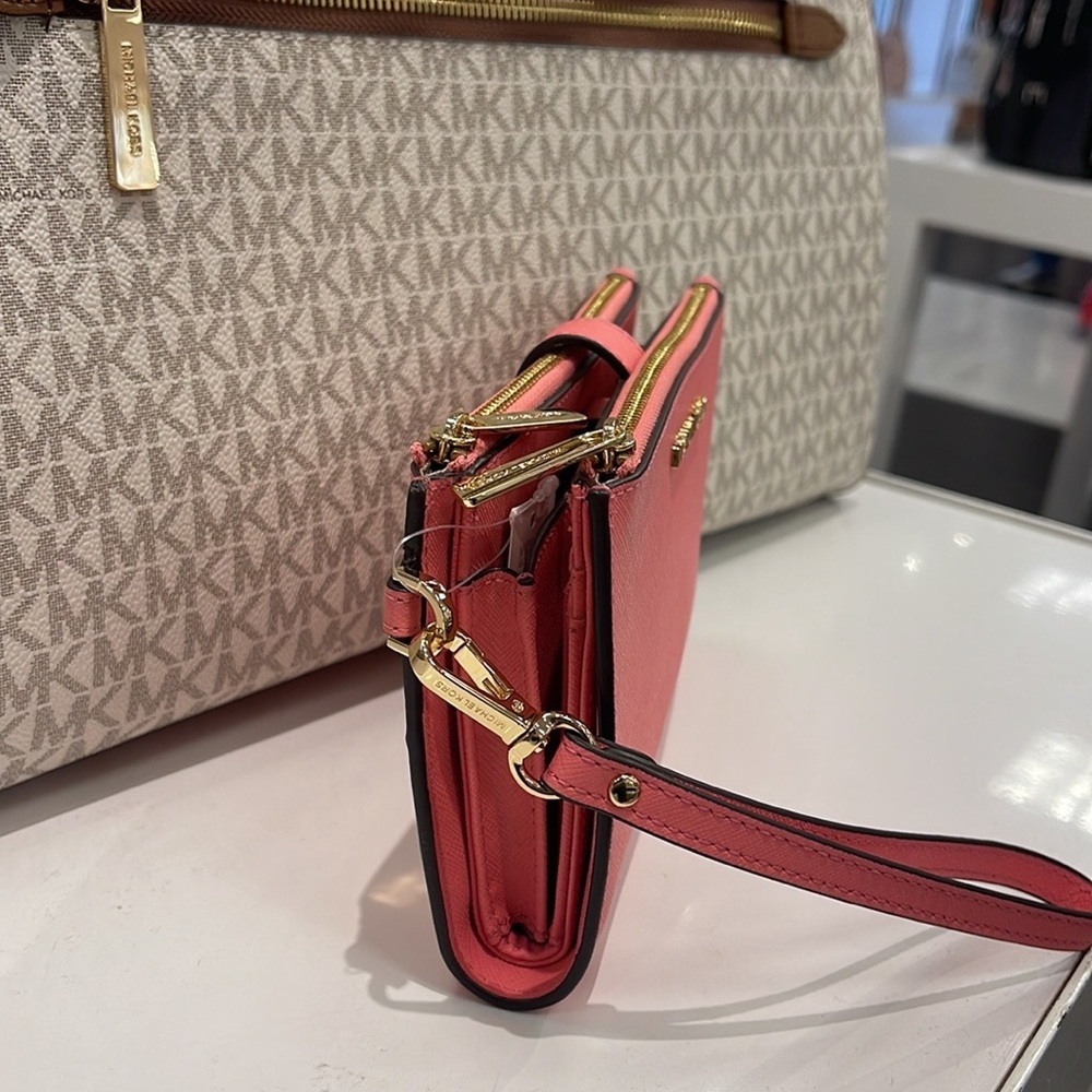 MICHAEL KORS LARGE DOUBLE ZIP WRISTLET WALLET PHONE CASE CLUTCH 
Tea Rose NWT - Picture 7 of 16
